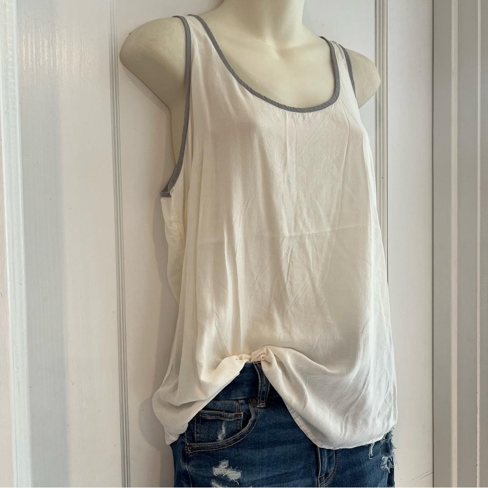 Old Navy White Tank Women’s Size Large